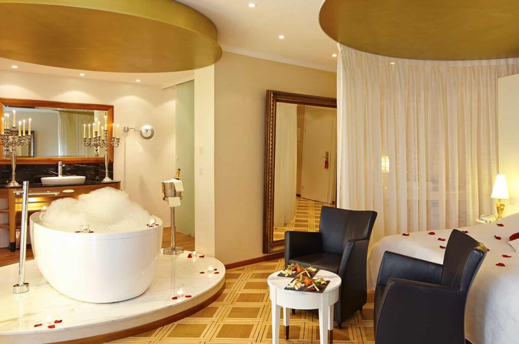 Hotel des Balances Romantik Suite Whirlpool