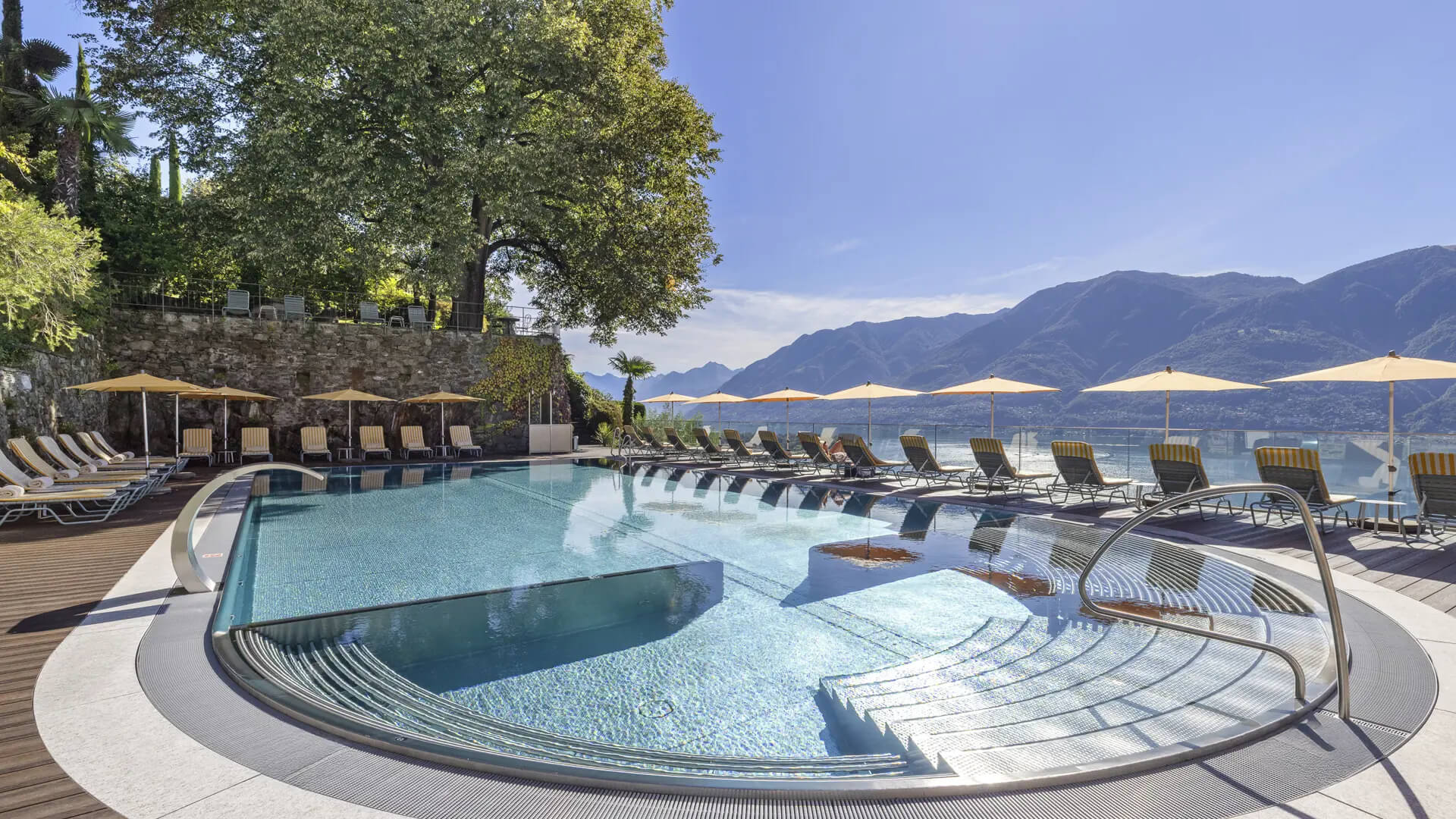 Casa Berno Panorama Resort Schwimmbad